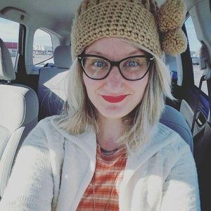 Meet your Posher, Elizabeth